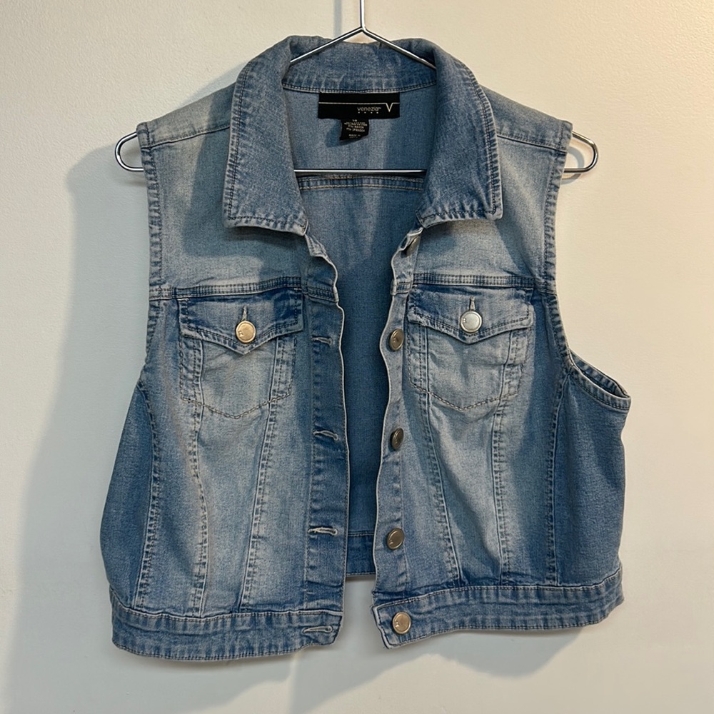 Venezia brand jean vest size 16
